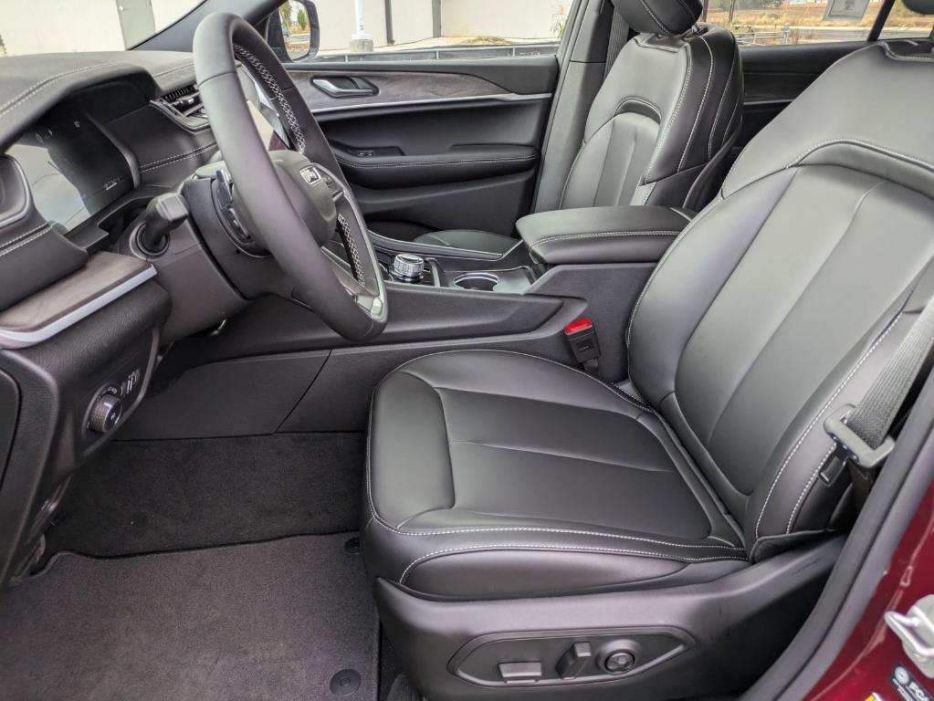 new 2025 Jeep Grand Cherokee L car, priced at $39,720