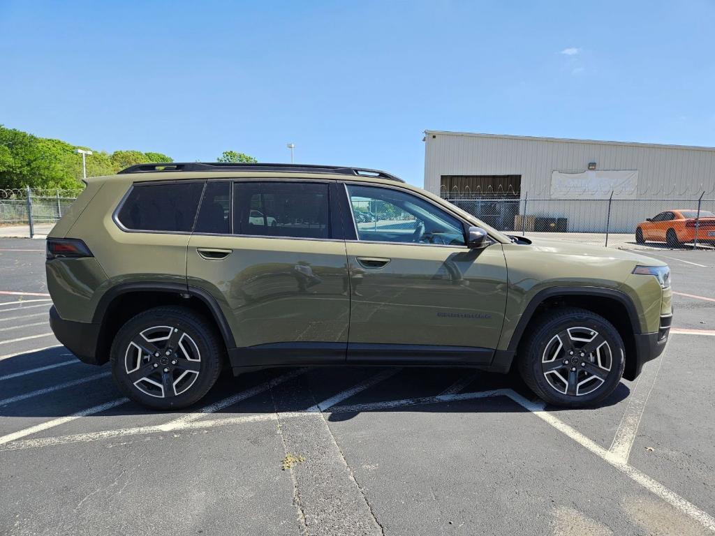 new 2026 Jeep Cherokee car, priced at $38,085