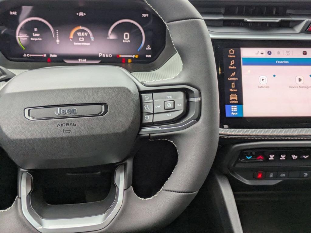 new 2026 Jeep Cherokee car, priced at $40,085