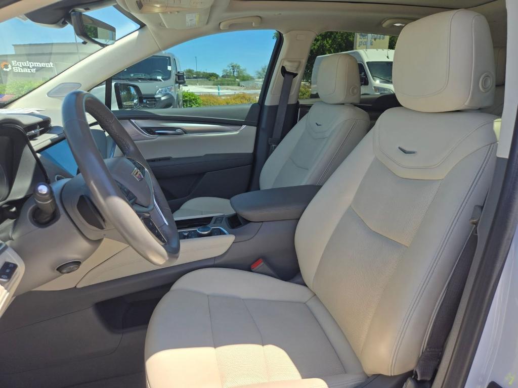 used 2023 Cadillac XT5 car, priced at $29,985