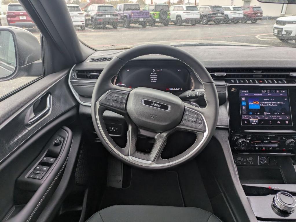 new 2025 Jeep Grand Cherokee car, priced at $31,770