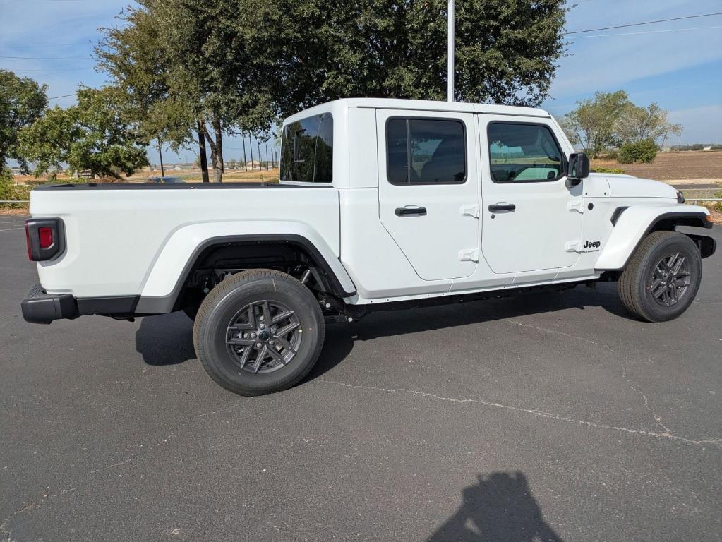 new 2025 Jeep Gladiator car, priced at $38,560