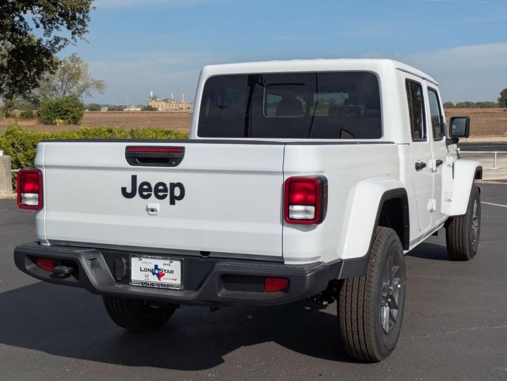 new 2025 Jeep Gladiator car, priced at $38,560
