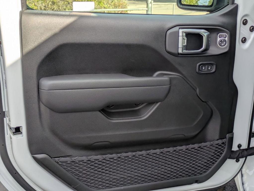 new 2025 Jeep Gladiator car, priced at $38,560