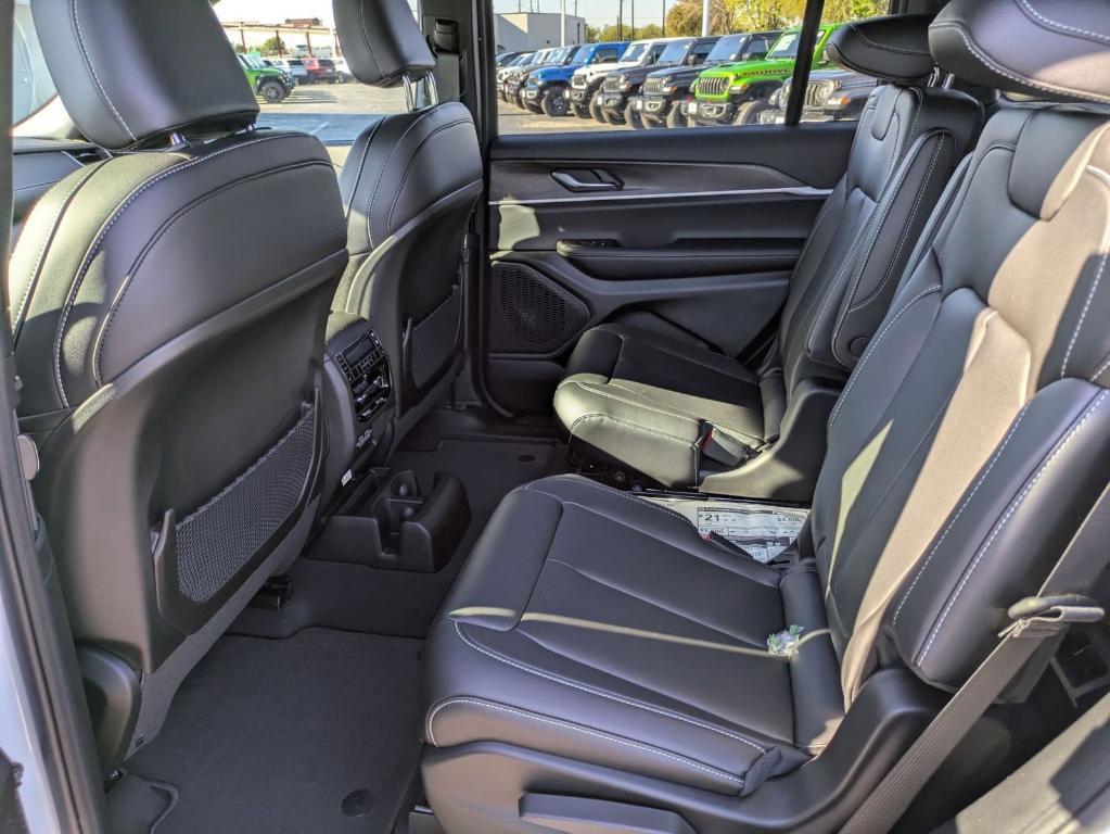 new 2025 Jeep Grand Cherokee L car, priced at $43,125