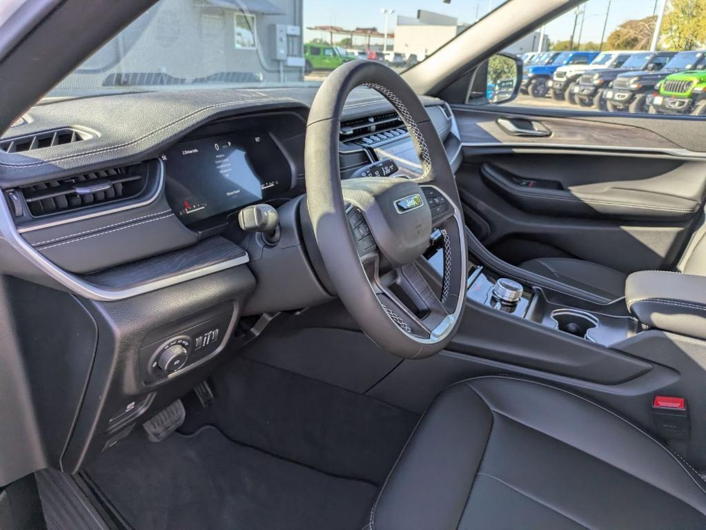 new 2025 Jeep Grand Cherokee L car, priced at $43,125