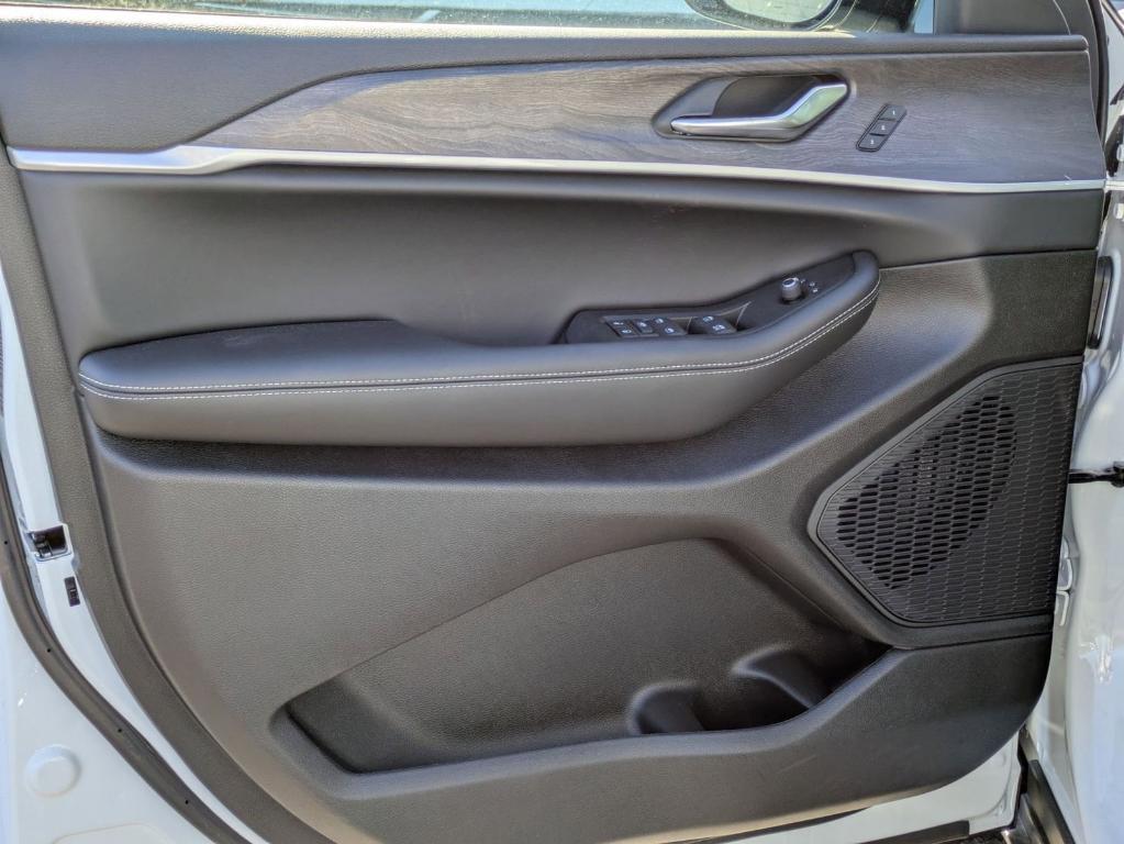 new 2025 Jeep Grand Cherokee L car, priced at $43,125