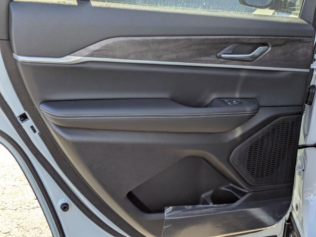 new 2025 Jeep Grand Cherokee L car, priced at $43,125