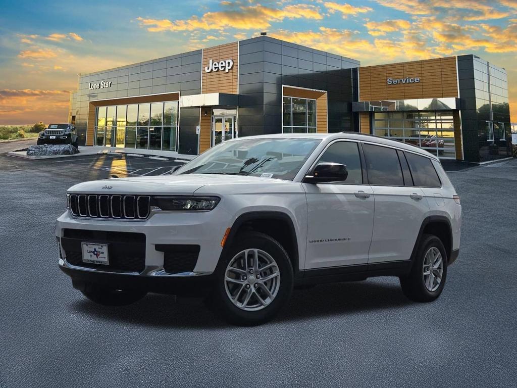 new 2026 Jeep Grand Cherokee car, priced at $36,990