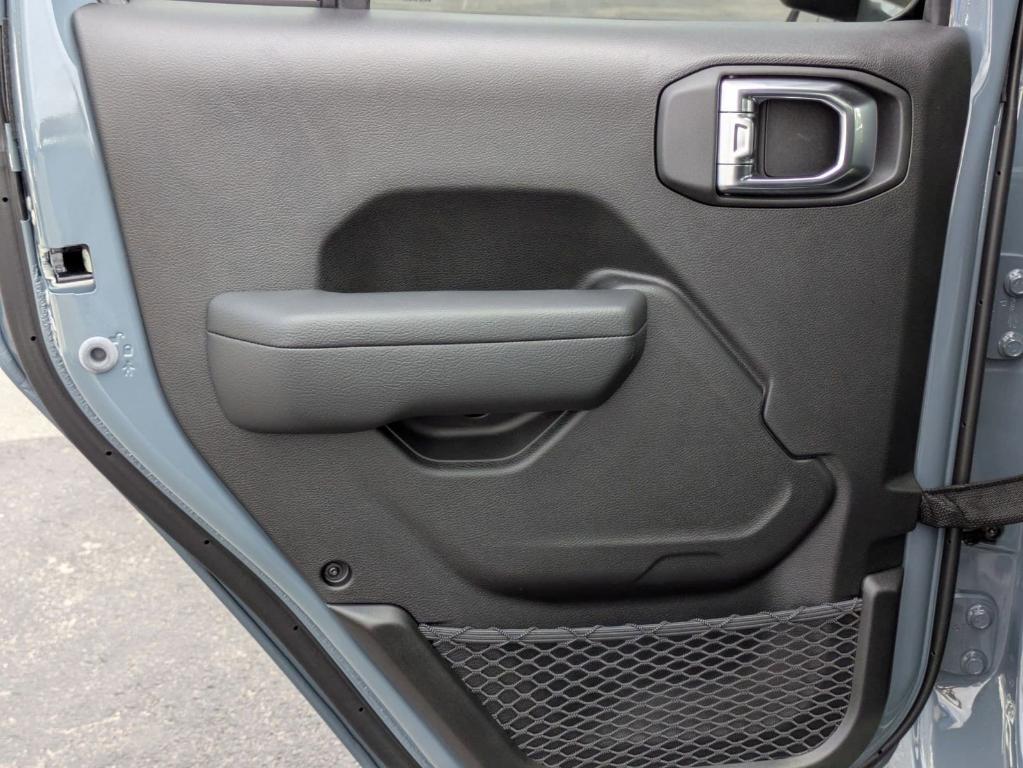 new 2025 Jeep Gladiator car, priced at $38,685