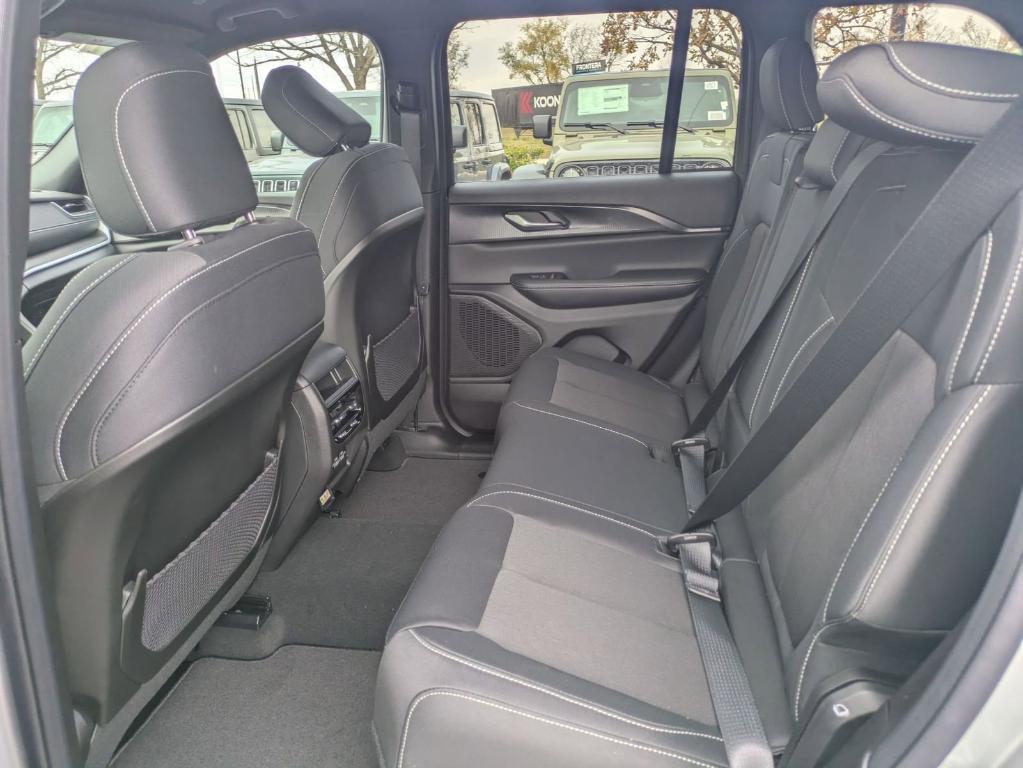 new 2025 Jeep Grand Cherokee car, priced at $29,770