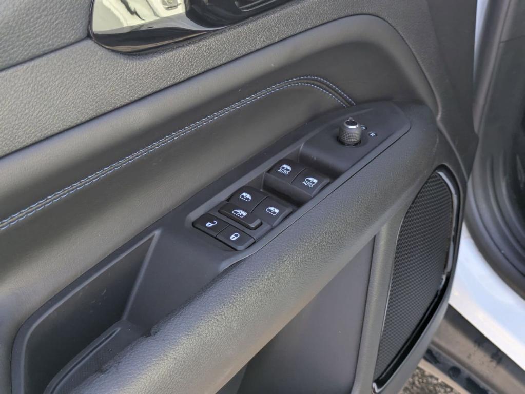 new 2026 Jeep Compass car, priced at $27,985