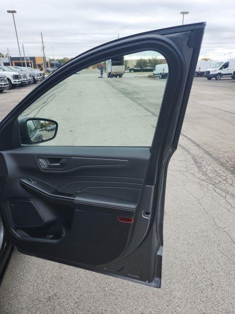 new 2026 Ford Escape car, priced at $30,199