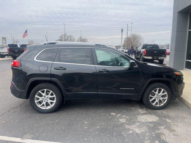 used 2016 Jeep Cherokee car, priced at $9,995