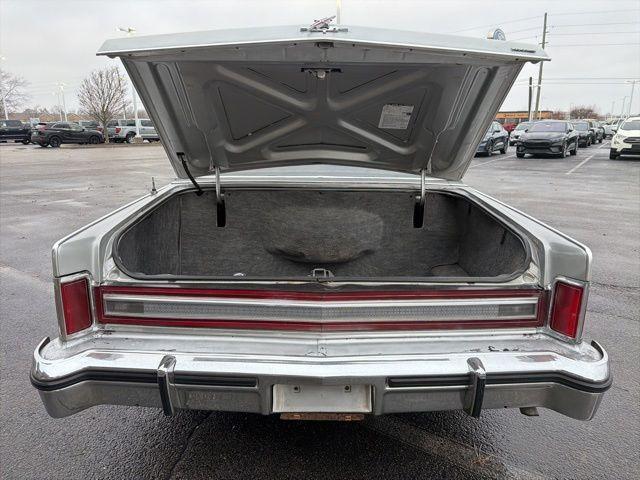 used 1979 Lincoln Continental car, priced at $9,899