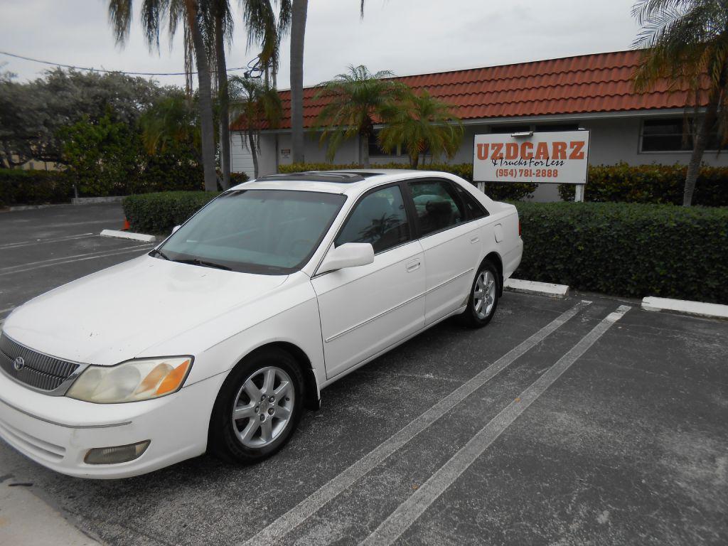 used 2000 Toyota Avalon car, priced at $4,398