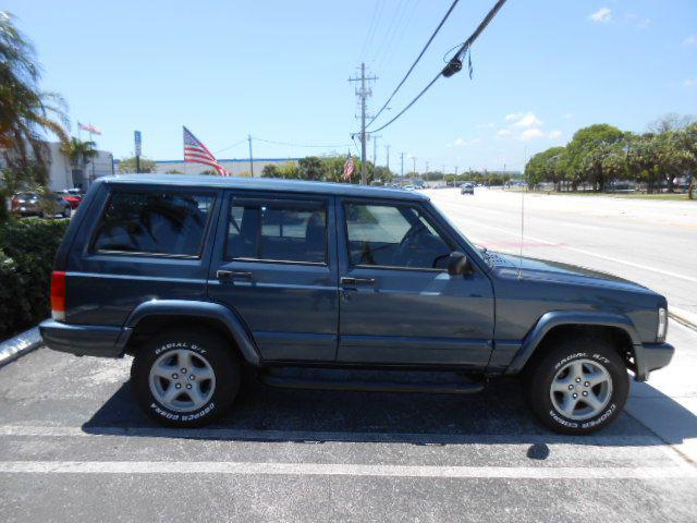 used 2001 Jeep Cherokee car, priced at $6,500