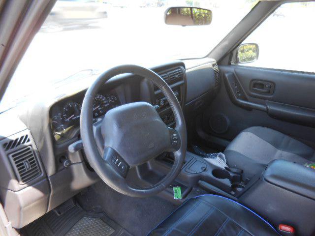 used 2001 Jeep Cherokee car, priced at $6,500