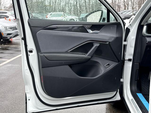 new 2026 Volkswagen Tiguan car, priced at $38,676