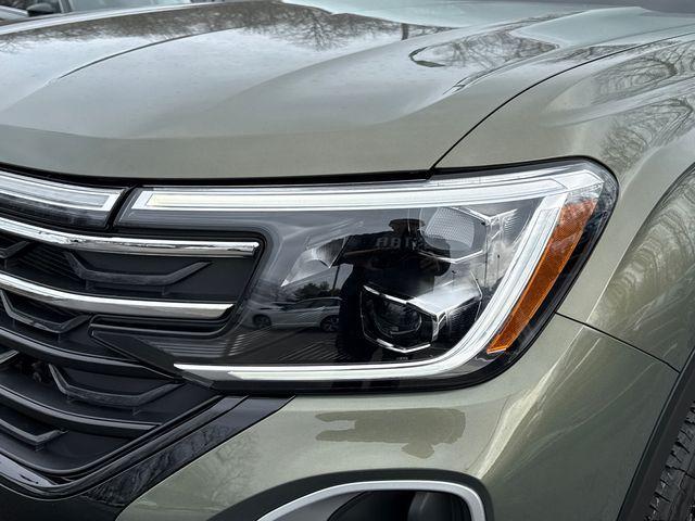 used 2025 Volkswagen Atlas car, priced at $40,472