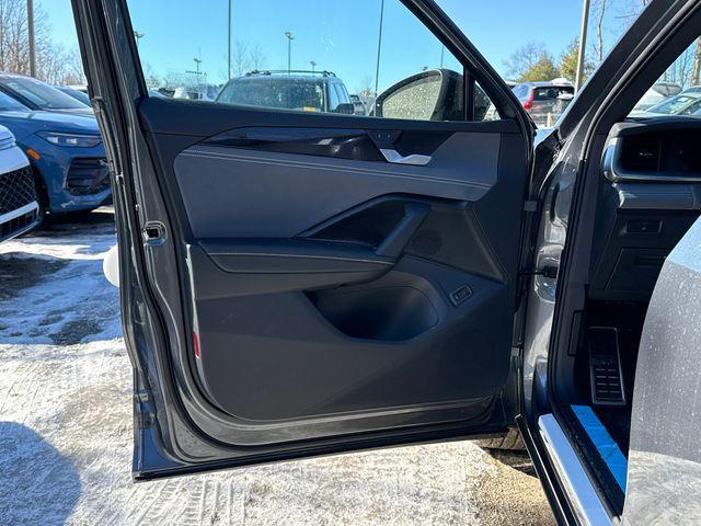 new 2026 Volkswagen Tiguan car, priced at $40,932