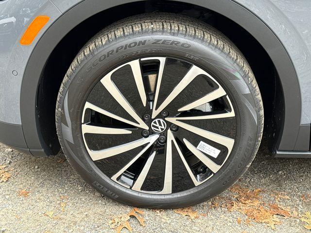 new 2025 Volkswagen ID.4 car, priced at $51,282