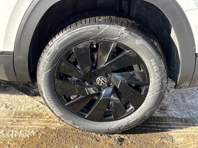 new 2026 Volkswagen Atlas car, priced at $51,194