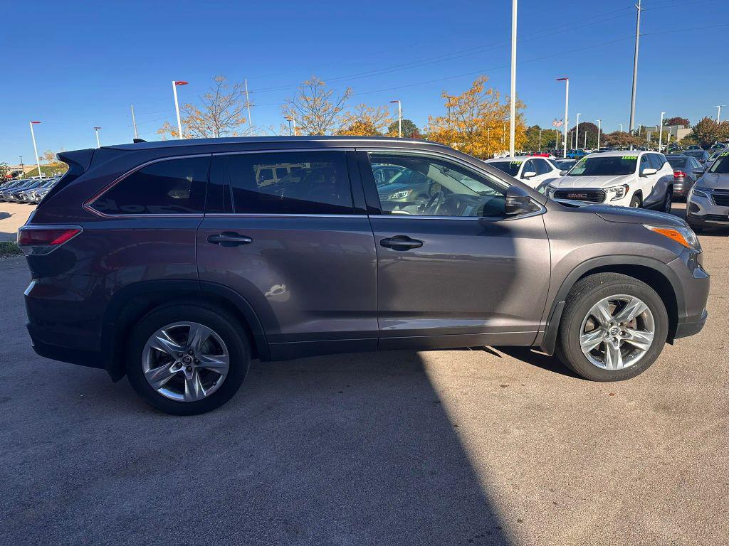 used 2016 Toyota Highlander car, priced at $22,390