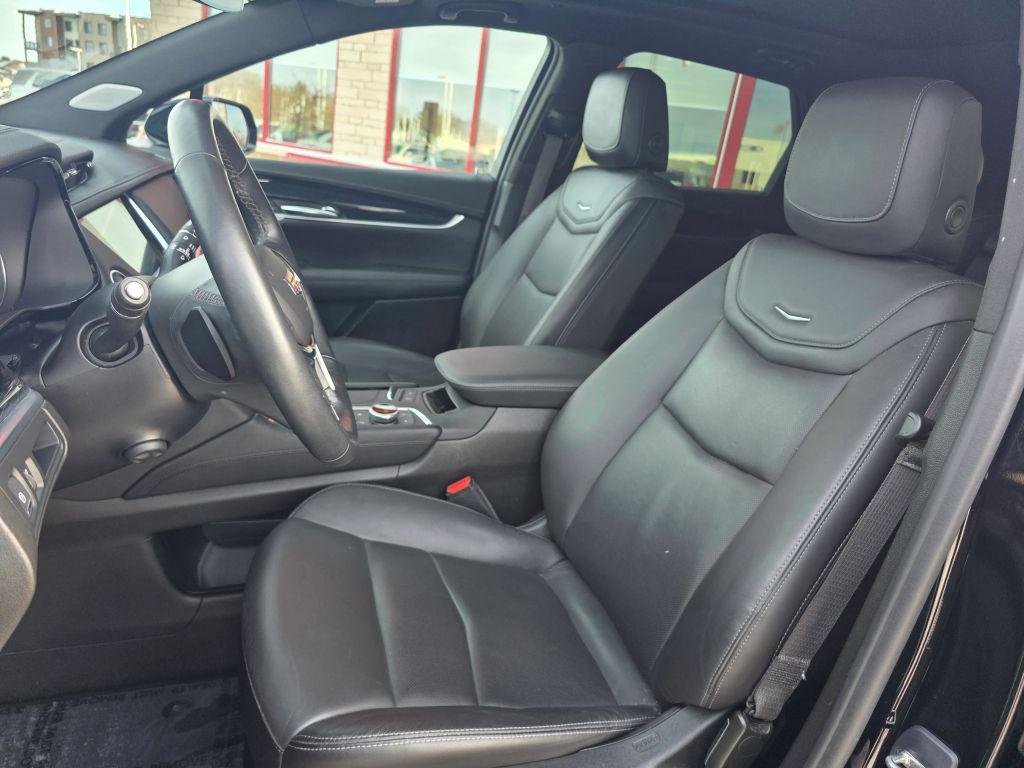 used 2024 Cadillac XT5 car, priced at $30,995