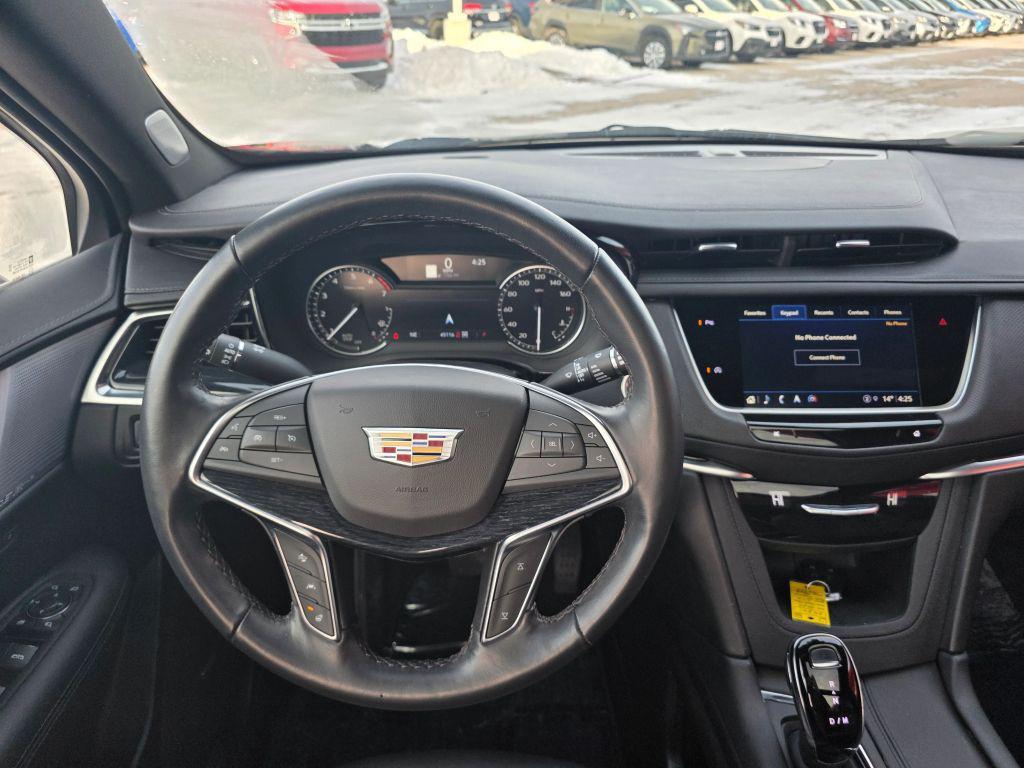 used 2024 Cadillac XT5 car, priced at $30,995