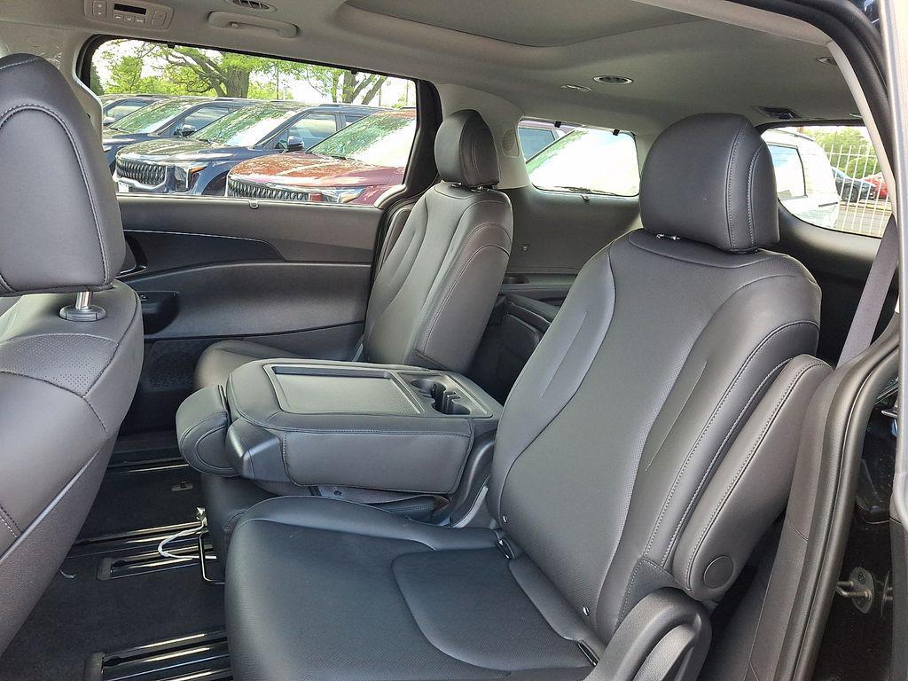 new 2026 Kia Carnival car, priced at $49,480