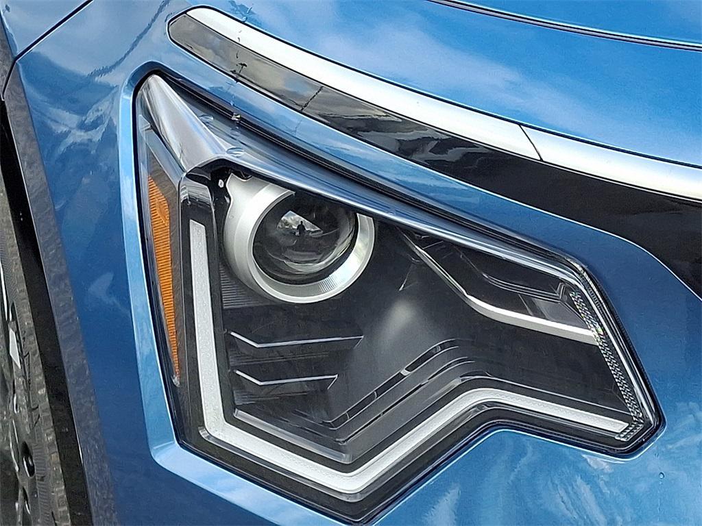 new 2025 Kia Niro EV car, priced at $42,705