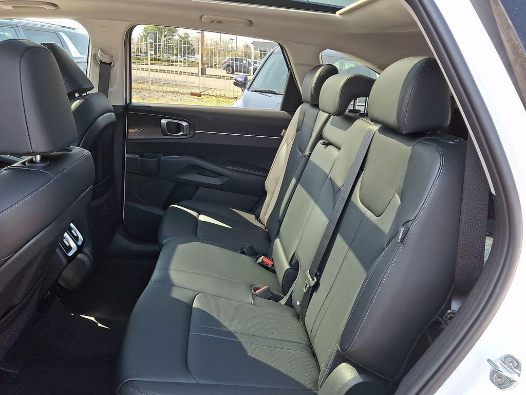 new 2026 Kia Sorento car, priced at $38,705