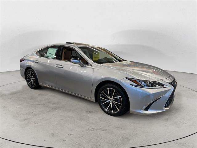 new 2025 Lexus ES 300h car, priced at $47,528
