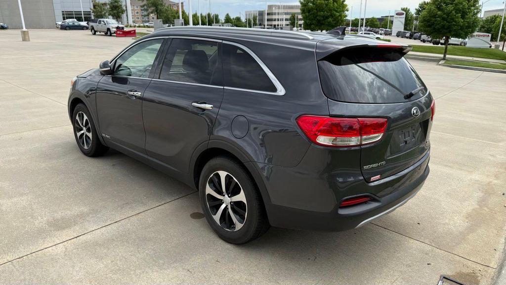 used 2021 Kia Sorento car, priced at $22,900