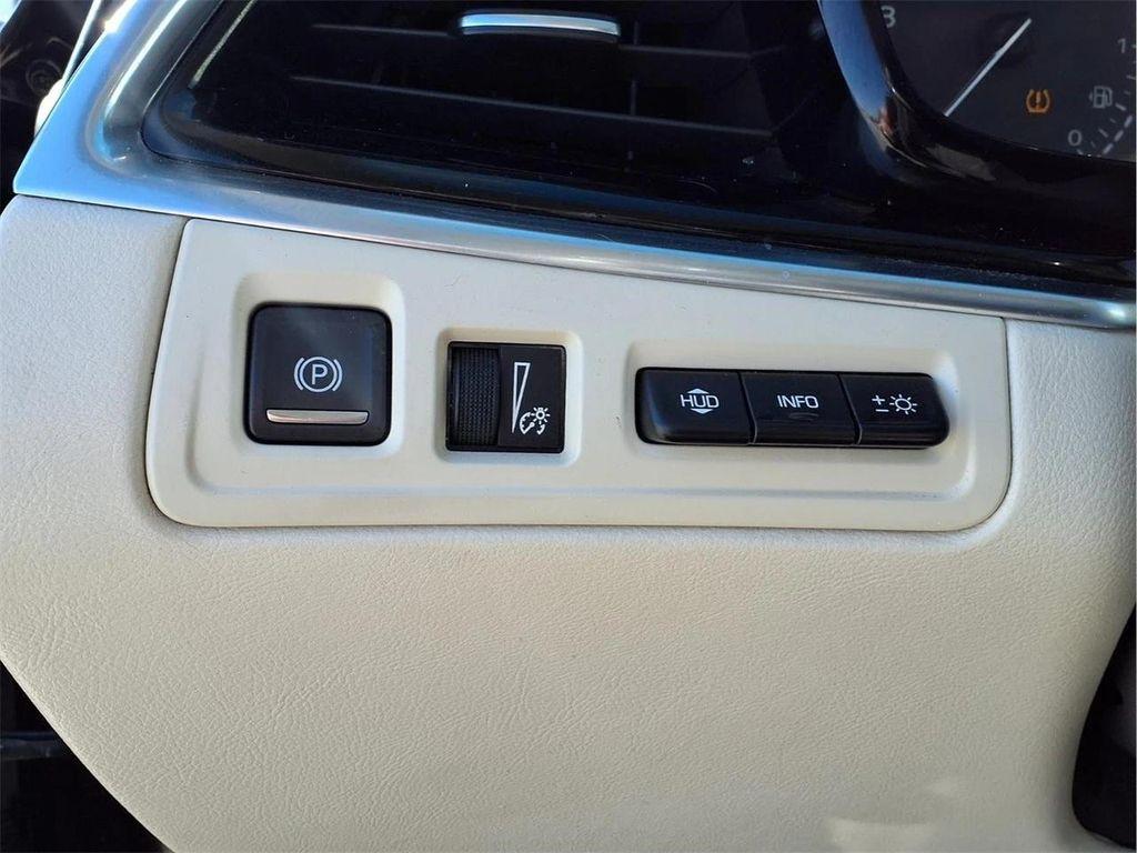 used 2020 Cadillac XT6 car, priced at $26,900