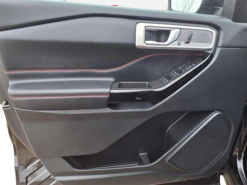 used 2023 Ford Explorer car, priced at $29,900