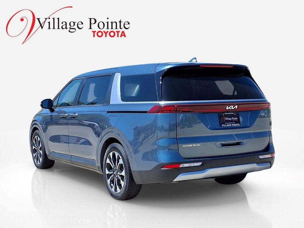 used 2024 Kia Carnival car, priced at $31,900