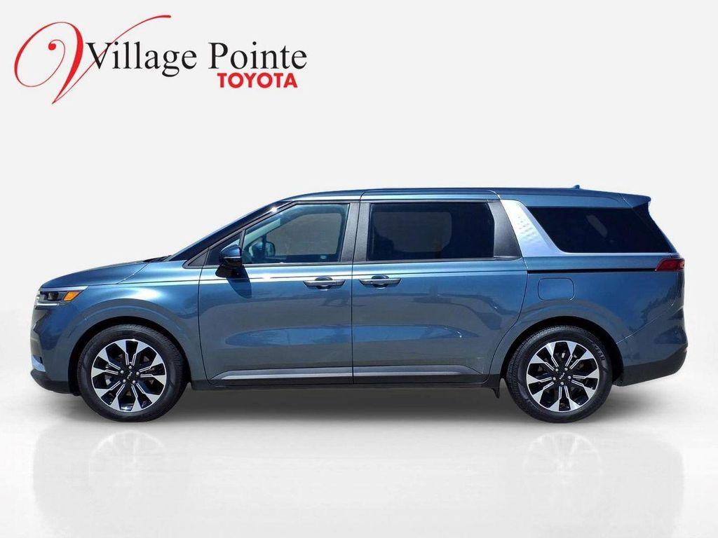 used 2024 Kia Carnival car, priced at $31,900
