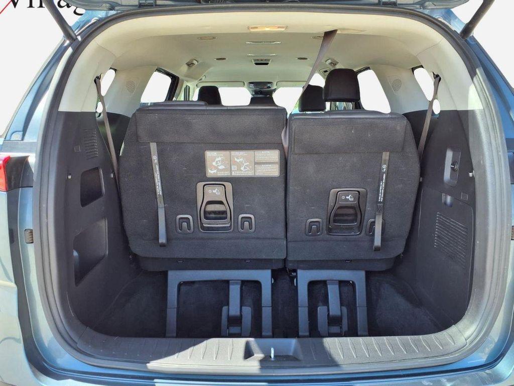 used 2024 Kia Carnival car, priced at $31,900