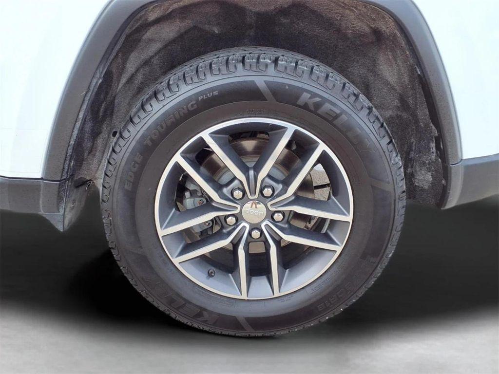 used 2018 Jeep Grand Cherokee car, priced at $15,900