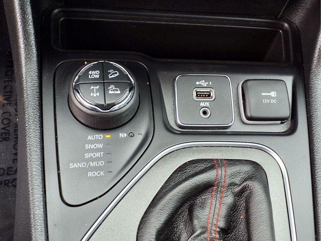 used 2020 Jeep Cherokee car, priced at $17,500