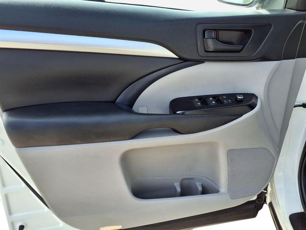 used 2019 Toyota Highlander car, priced at $24,900