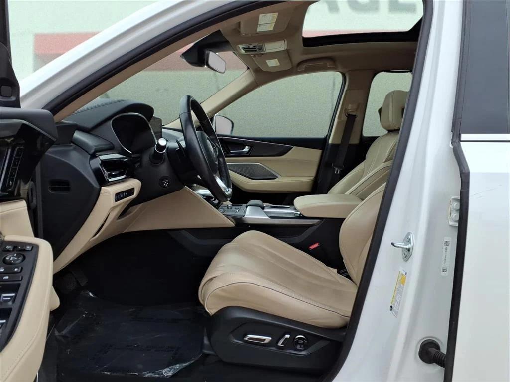 used 2023 Acura MDX car, priced at $38,900