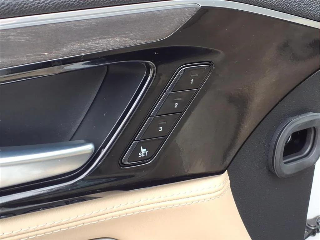 used 2023 Acura MDX car, priced at $38,900