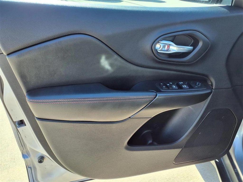 used 2020 Jeep Cherokee car, priced at $16,500