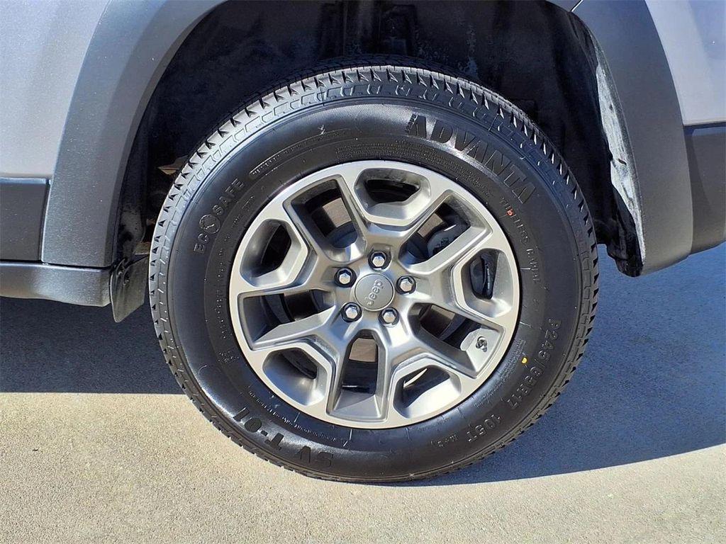 used 2020 Jeep Cherokee car, priced at $16,500