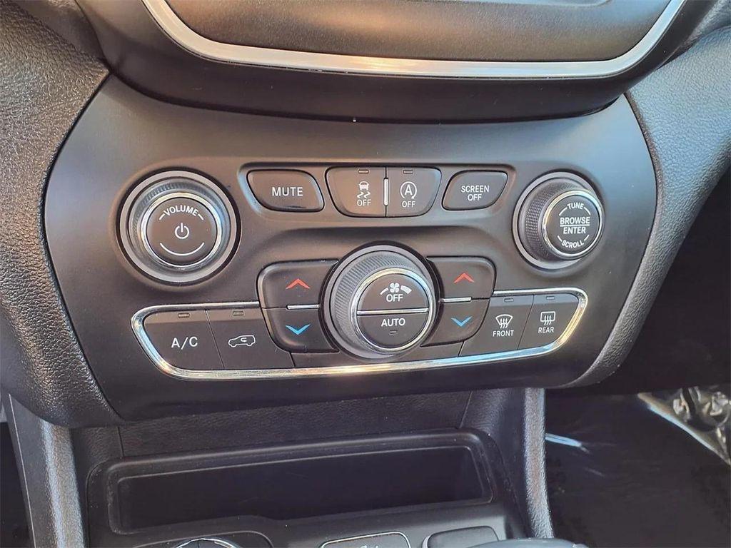 used 2020 Jeep Cherokee car, priced at $16,500