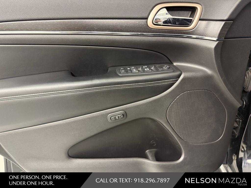 used 2017 Jeep Grand Cherokee car, priced at $13,371