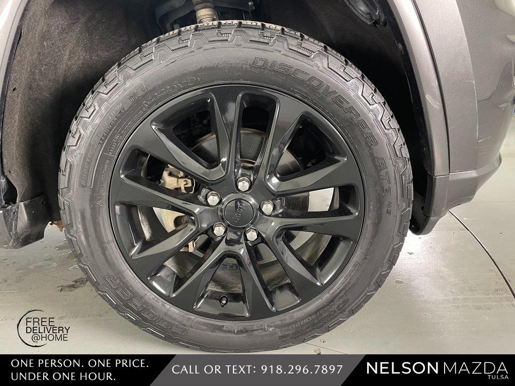 used 2017 Jeep Grand Cherokee car, priced at $15,994